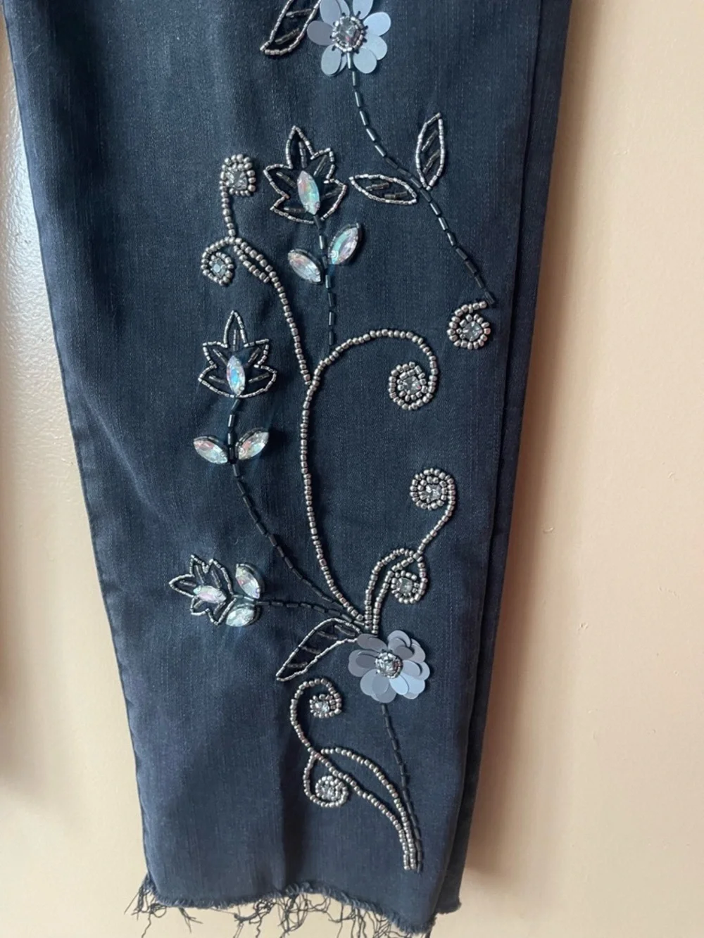 Chicos Black Embroidered Ankle Crop Jeans size 10